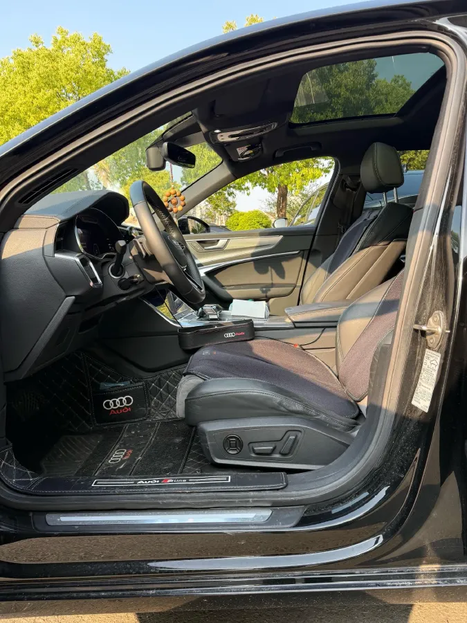 2020 Audi A6L 2.0T 190HP L4 7DCT,autocango,china used car exporter,china ev exporter,chinese used car exporter,chinese used ev exporter