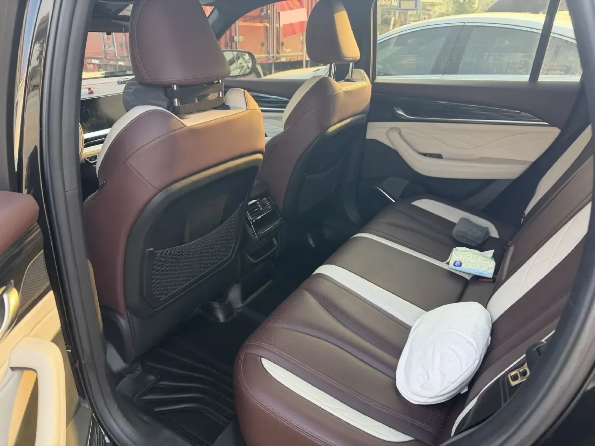 2023 Geely StarRay 2.0T 218HP L4 7DCT,autocango,china used car exporter,china ev exporter,chinese used car exporter,chinese used ev exporter