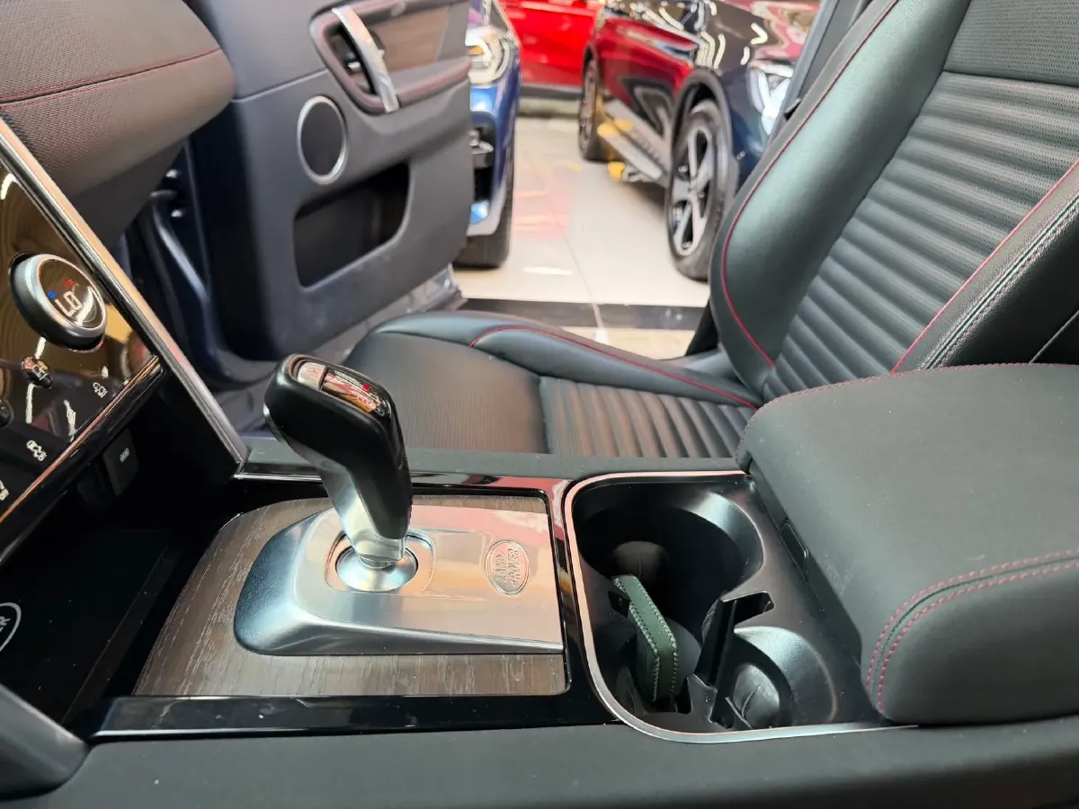 2021 Land Rover Discovery Sport 2.0T 249HP L4 9AT,autocango,china used car exporter,china ev exporter,chinese used car exporter,chinese used ev exporter