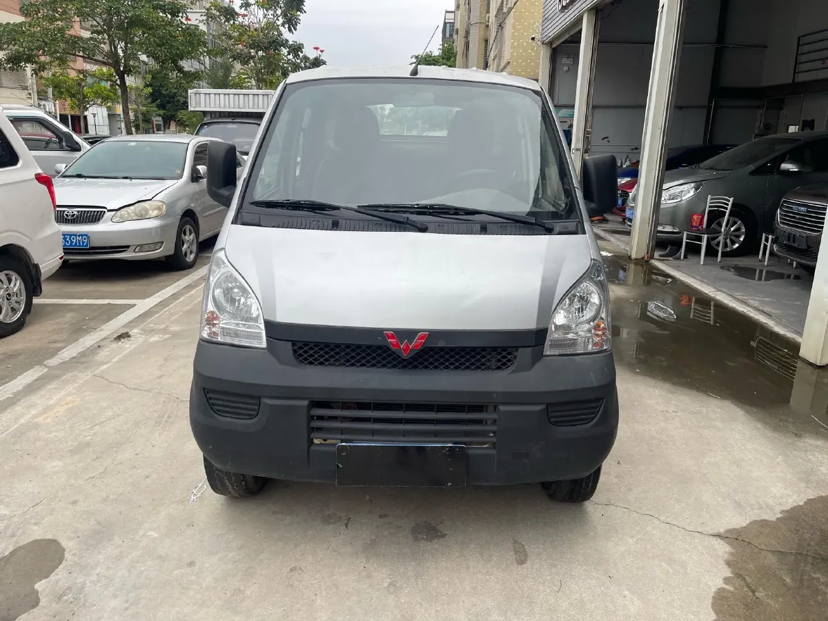 2021 WuLing RongGuang Mini Truck 1.5L 99HP L4 5MT,autocango,china used car exporter,china ev exporter,chinese used car exporter,chinese used ev exporter