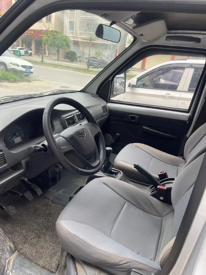 2021 WuLing RongGuang Mini Truck 1.5L 99HP L4 5MT,autocango,china used car exporter,china ev exporter,chinese used car exporter,chinese used ev exporter