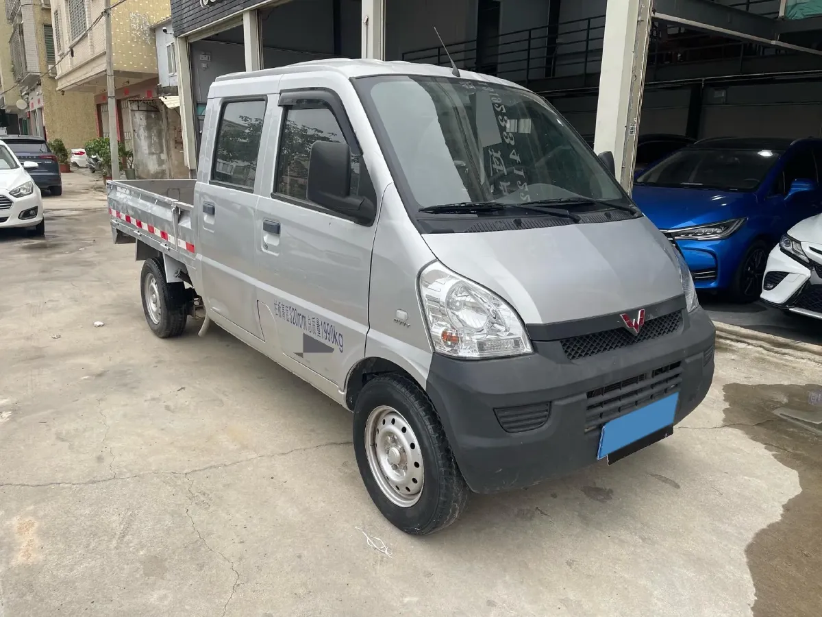 2021 WuLing RongGuang Mini Truck 1.5L 99HP L4 5MT,autocango,china used car exporter,china ev exporter,chinese used car exporter,chinese used ev exporter