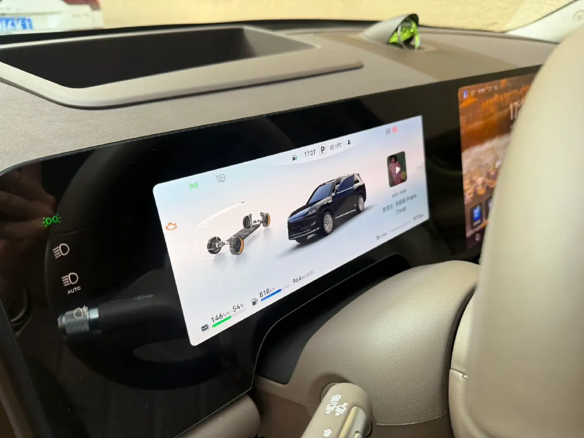 2025 AITO AITO M9 REEV 160HP REEV 52KWH,autocango,china used car exporter,china ev exporter,chinese used car exporter,chinese used ev exporter