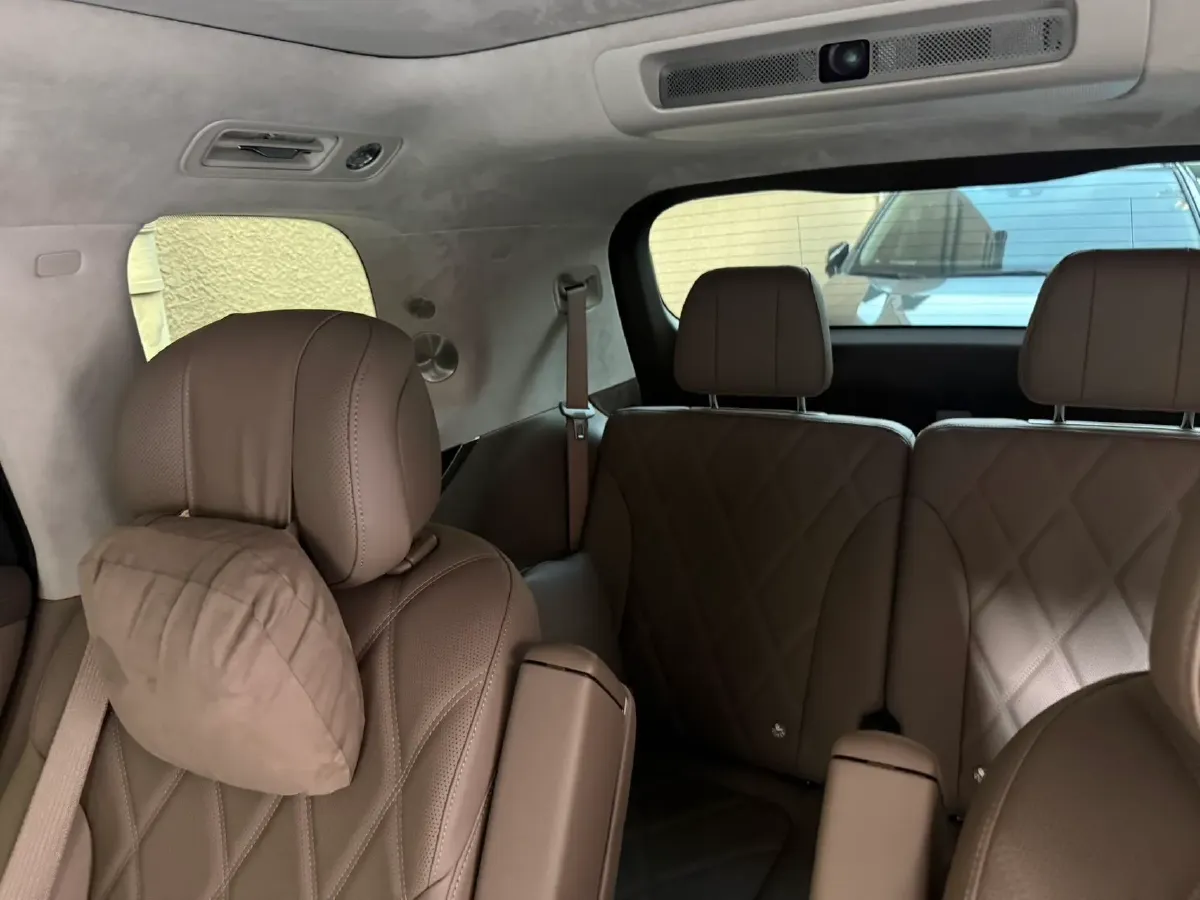 2025 AITO AITO M9 REEV 160HP REEV 52KWH,autocango,china used car exporter,china ev exporter,chinese used car exporter,chinese used ev exporter