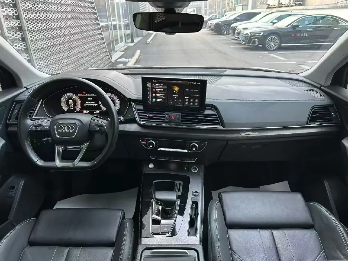 2023 Audi Q5L 2.0T 245HP L4 7DCT,autocango,china used car exporter,china ev exporter,chinese used car exporter,chinese used ev exporter