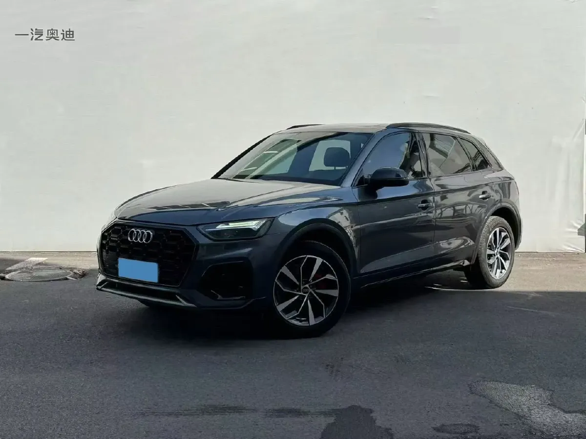 2023 Audi Q5L 2.0T 245HP L4 7DCT,autocango,china used car exporter,china ev exporter,chinese used car exporter,chinese used ev exporter