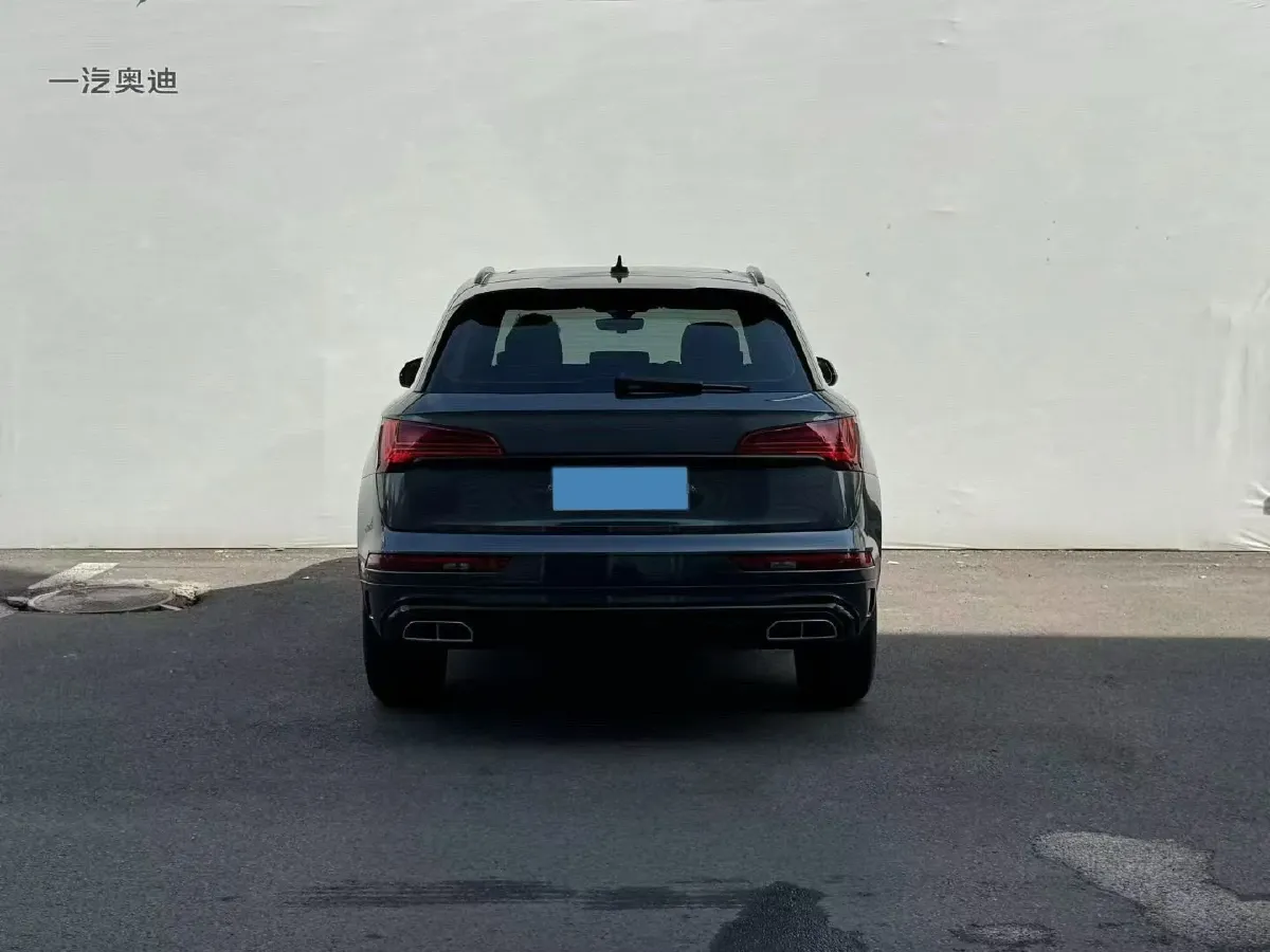 2023 Audi Q5L 2.0T 245HP L4 7DCT,autocango,china used car exporter,china ev exporter,chinese used car exporter,chinese used ev exporter