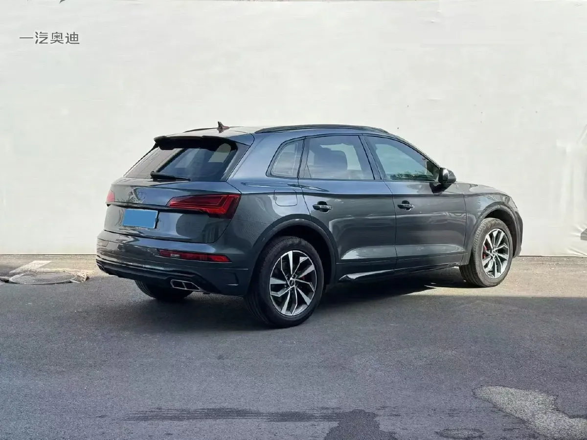 2023 Audi Q5L 2.0T 245HP L4 7DCT,autocango,china used car exporter,china ev exporter,chinese used car exporter,chinese used ev exporter