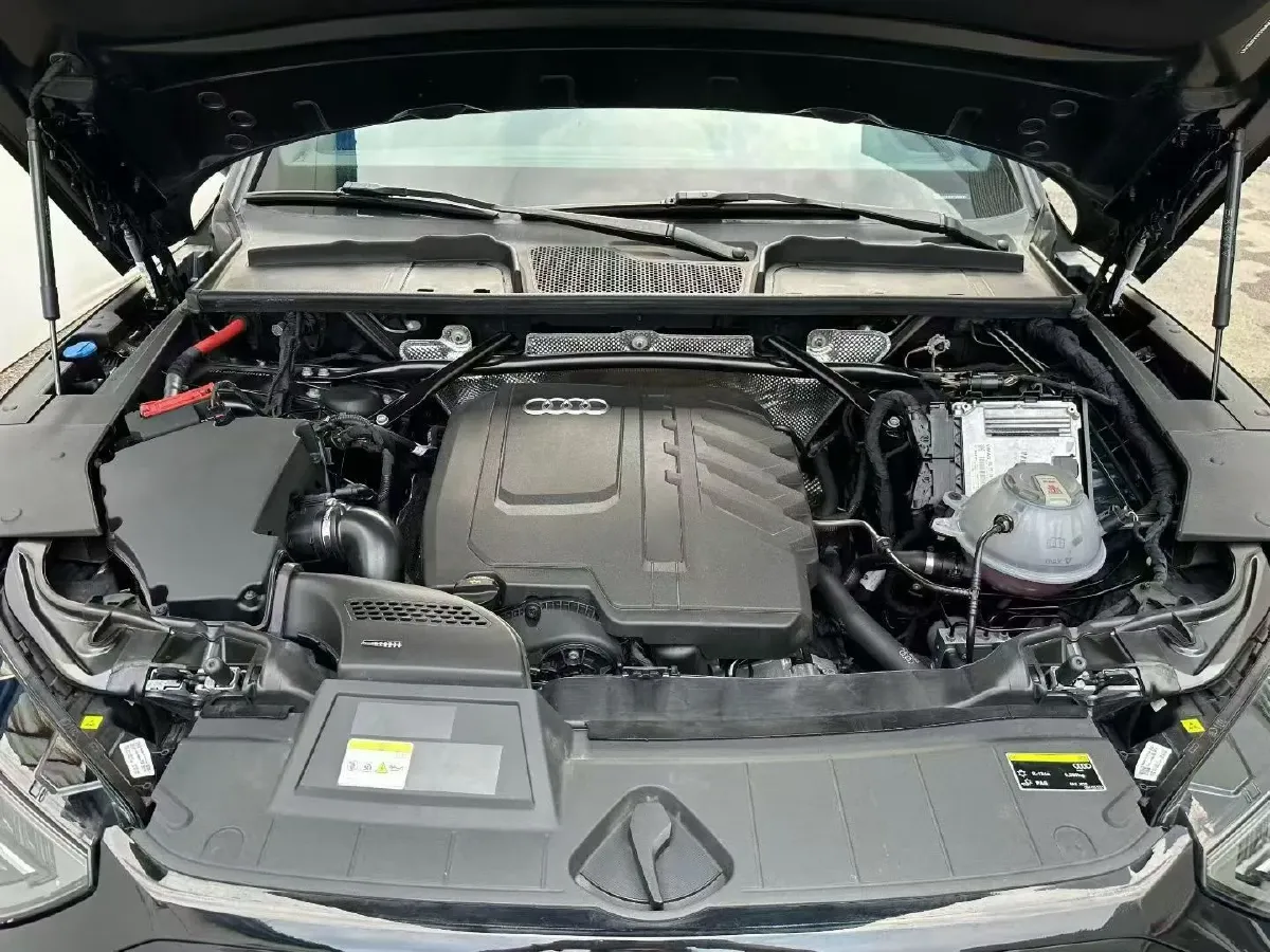 2023 Audi Q5L 2.0T 245HP L4 7DCT,autocango,china used car exporter,china ev exporter,chinese used car exporter,chinese used ev exporter