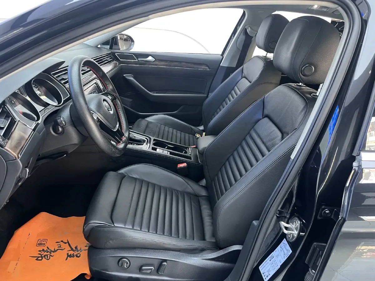2019 Volkswagen Magotan 2.0T 186HP L4 7DCT,autocango,china used car exporter,china ev exporter,chinese used car exporter,chinese used ev exporter