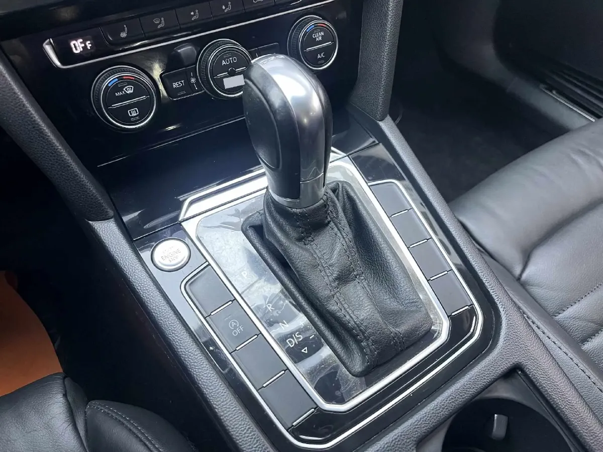 2019 Volkswagen Magotan 2.0T 186HP L4 7DCT,autocango,china used car exporter,china ev exporter,chinese used car exporter,chinese used ev exporter