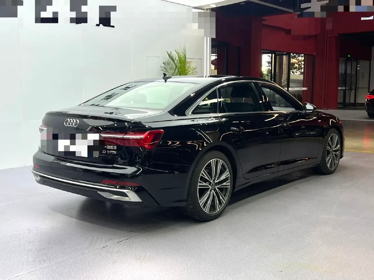 2024 Audi A6L 2.0T 190HP L4 7DCT,autocango,china used car exporter,china ev exporter,chinese used car exporter,chinese used ev exporter