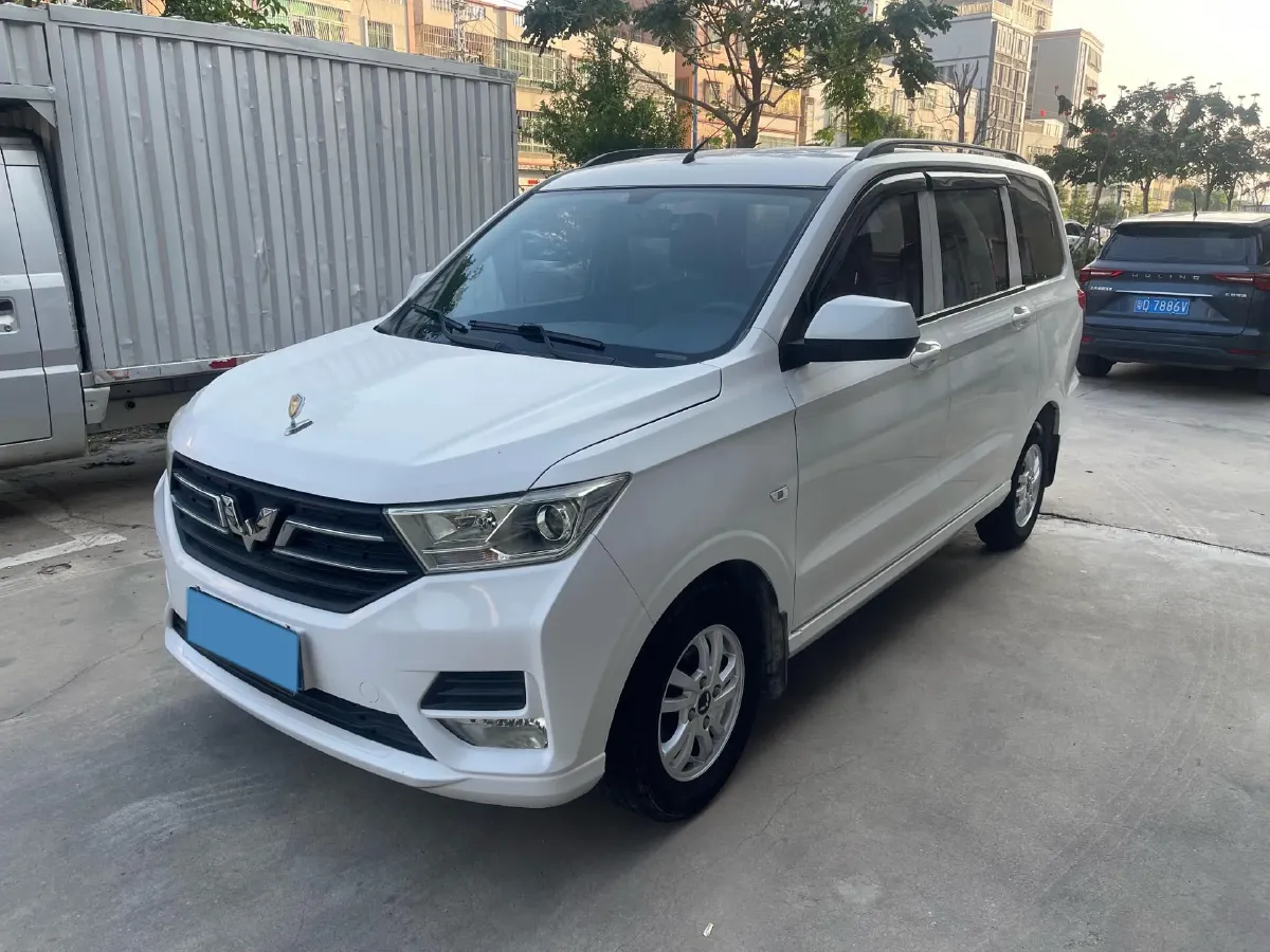 2019 WuLing HongGuang 1.5L 99HP L4 6MT,autocango,china used car exporter,china ev exporter,chinese used car exporter,chinese used ev exporter