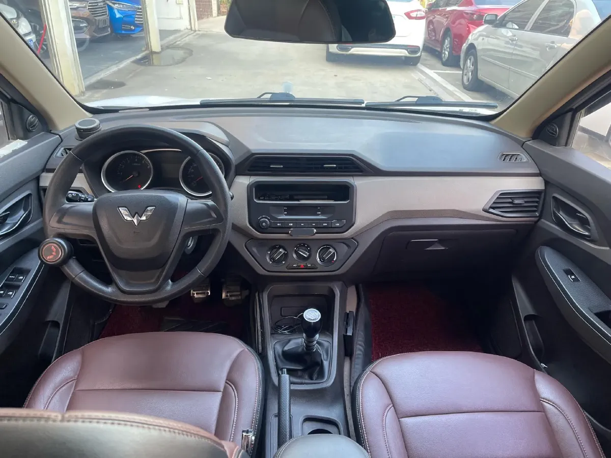 2019 WuLing HongGuang 1.5L 99HP L4 6MT,autocango,china used car exporter,china ev exporter,chinese used car exporter,chinese used ev exporter