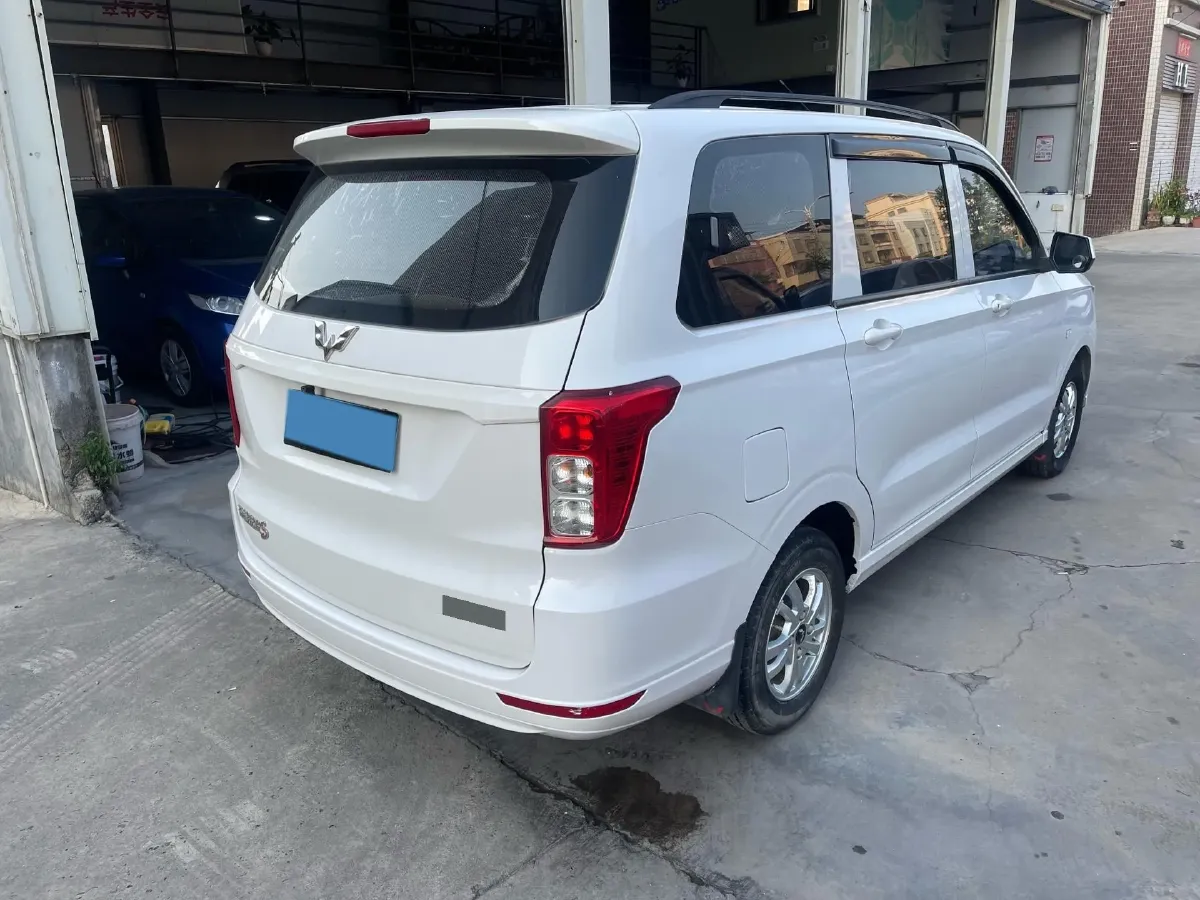 2019 WuLing HongGuang 1.5L 99HP L4 6MT,autocango,china used car exporter,china ev exporter,chinese used car exporter,chinese used ev exporter