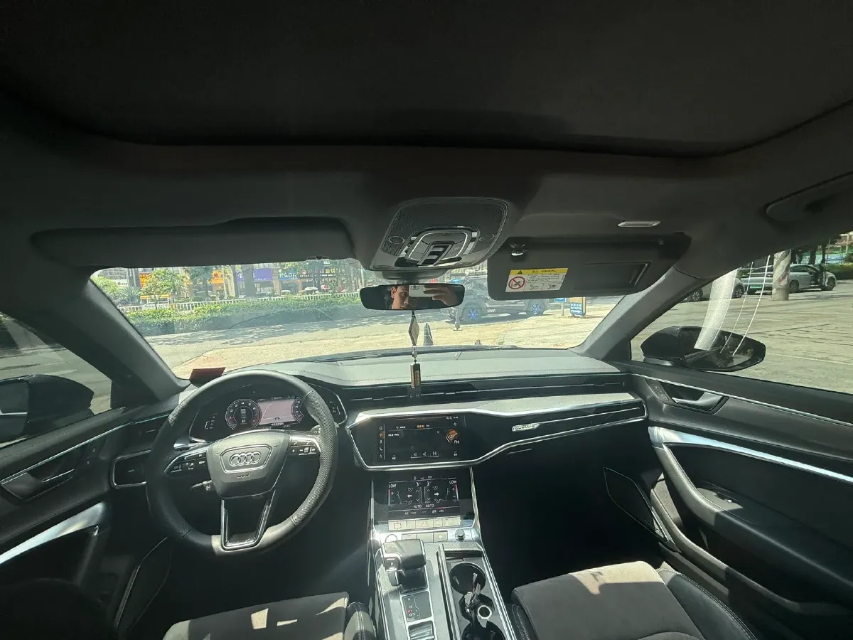 2020 Audi A6L 2.0T 224HP L4 7DCT,autocango,china used car exporter,china ev exporter,chinese used car exporter,chinese used ev exporter