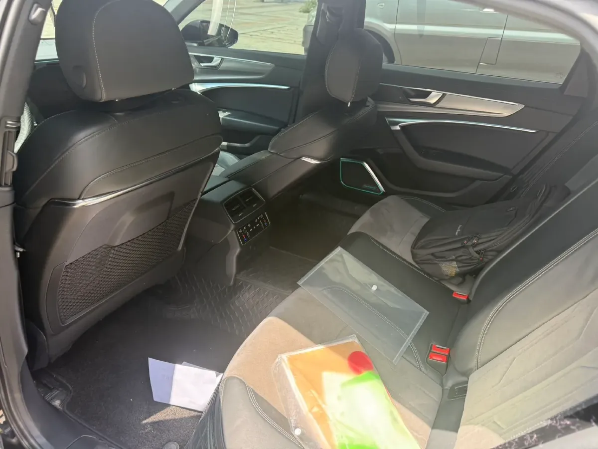 2020 Audi A6L 2.0T 224HP L4 7DCT,autocango,china used car exporter,china ev exporter,chinese used car exporter,chinese used ev exporter