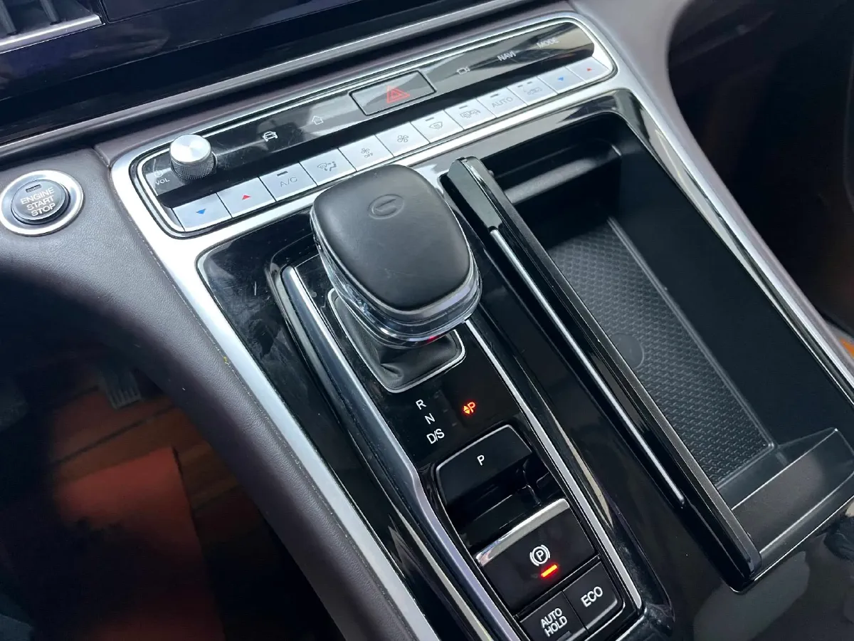 2021 GAC Trumpchi M8 2.0T 252HP L4 8AT,autocango,china used car exporter,china ev exporter,chinese used car exporter,chinese used ev exporter