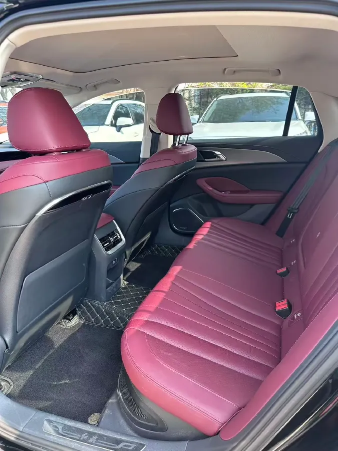 2024 HongQi H5 1.5T 169HP L4 1DHT Hybrid,autocango,china used car exporter,china ev exporter,chinese used car exporter,chinese used ev exporter