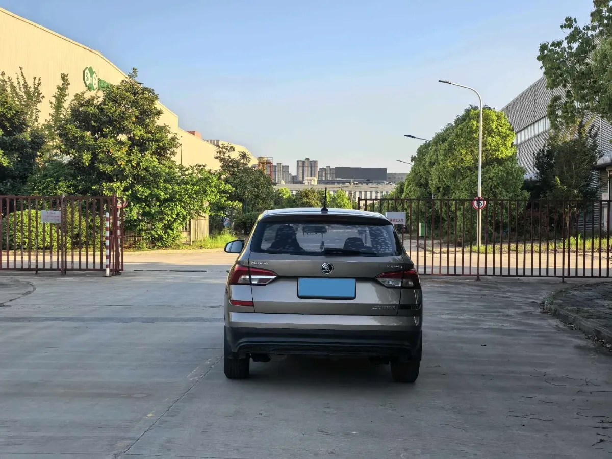 2018 Skoda Rapid Spaceback 1.4T 131HP L4 7DCT,autocango,china used car exporter,china ev exporter,chinese used car exporter,chinese used ev exporter
