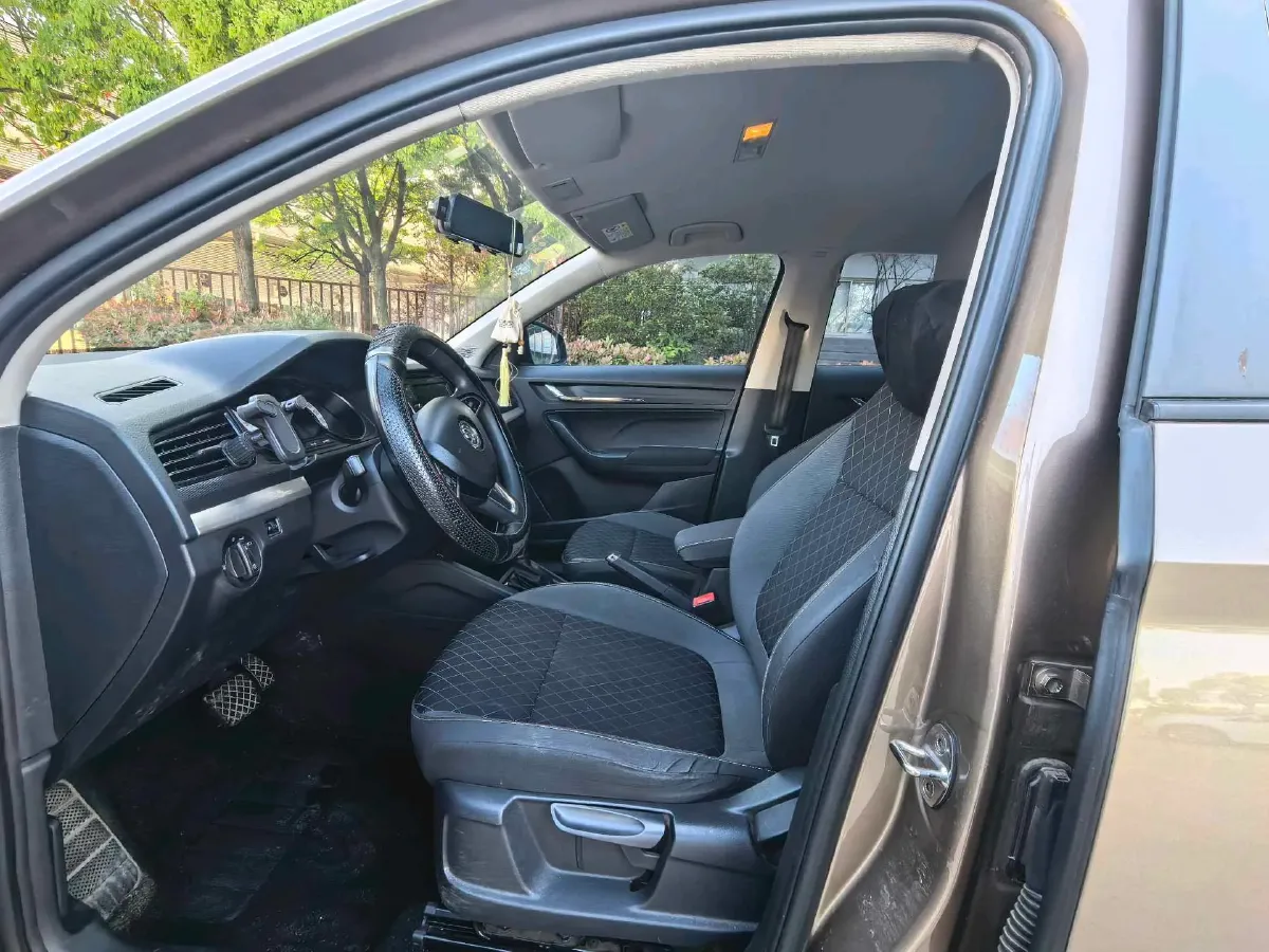 2018 Skoda Rapid Spaceback 1.4T 131HP L4 7DCT,autocango,china used car exporter,china ev exporter,chinese used car exporter,chinese used ev exporter