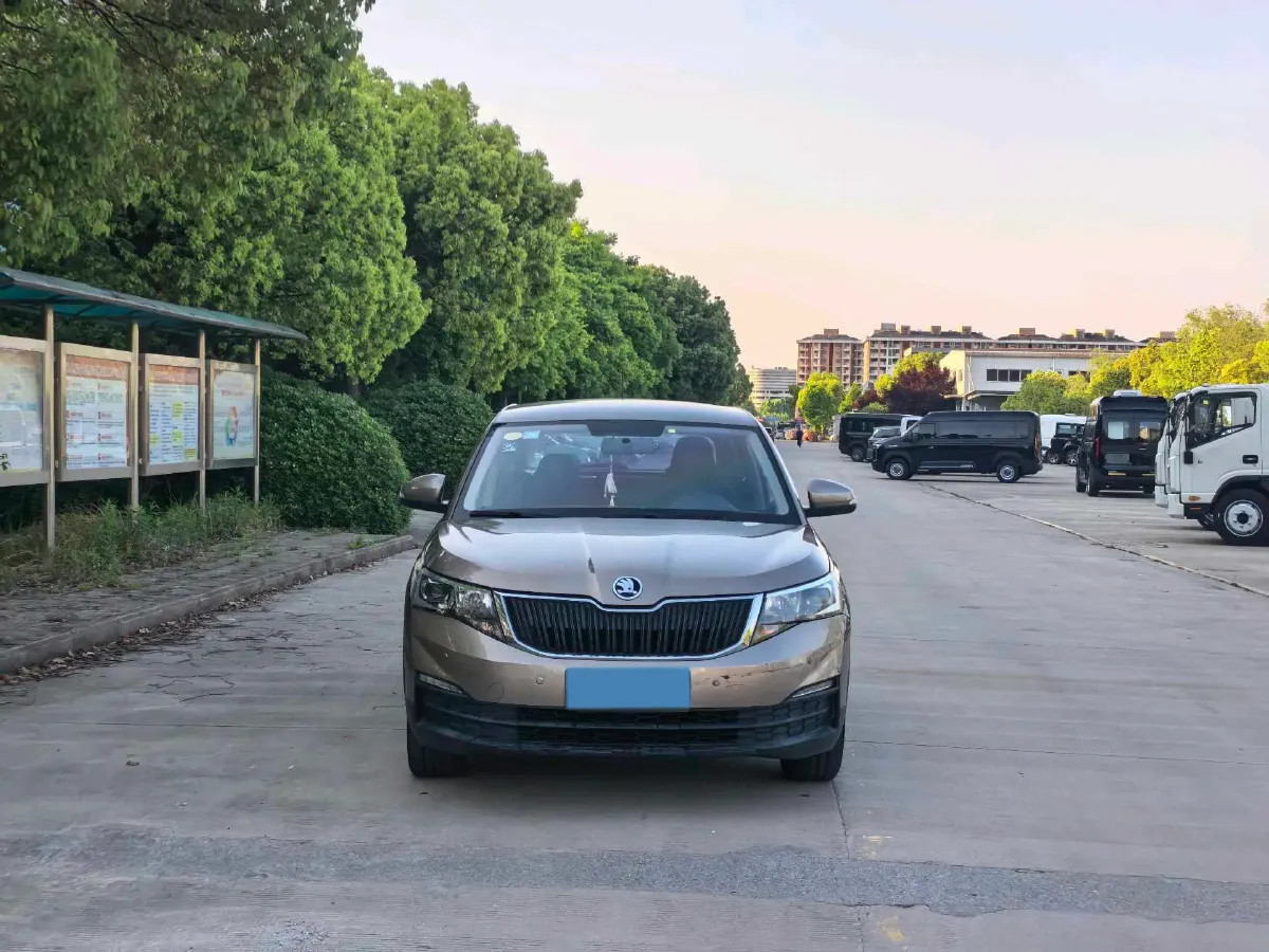 2018 Skoda Rapid Spaceback 1.4T 131HP L4 7DCT,autocango,china used car exporter,china ev exporter,chinese used car exporter,chinese used ev exporter