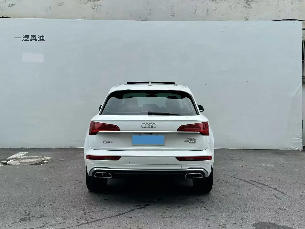 2023 Audi Q5L 2.0T 190HP L4 7DCT,autocango,china used car exporter,china ev exporter,chinese used car exporter,chinese used ev exporter