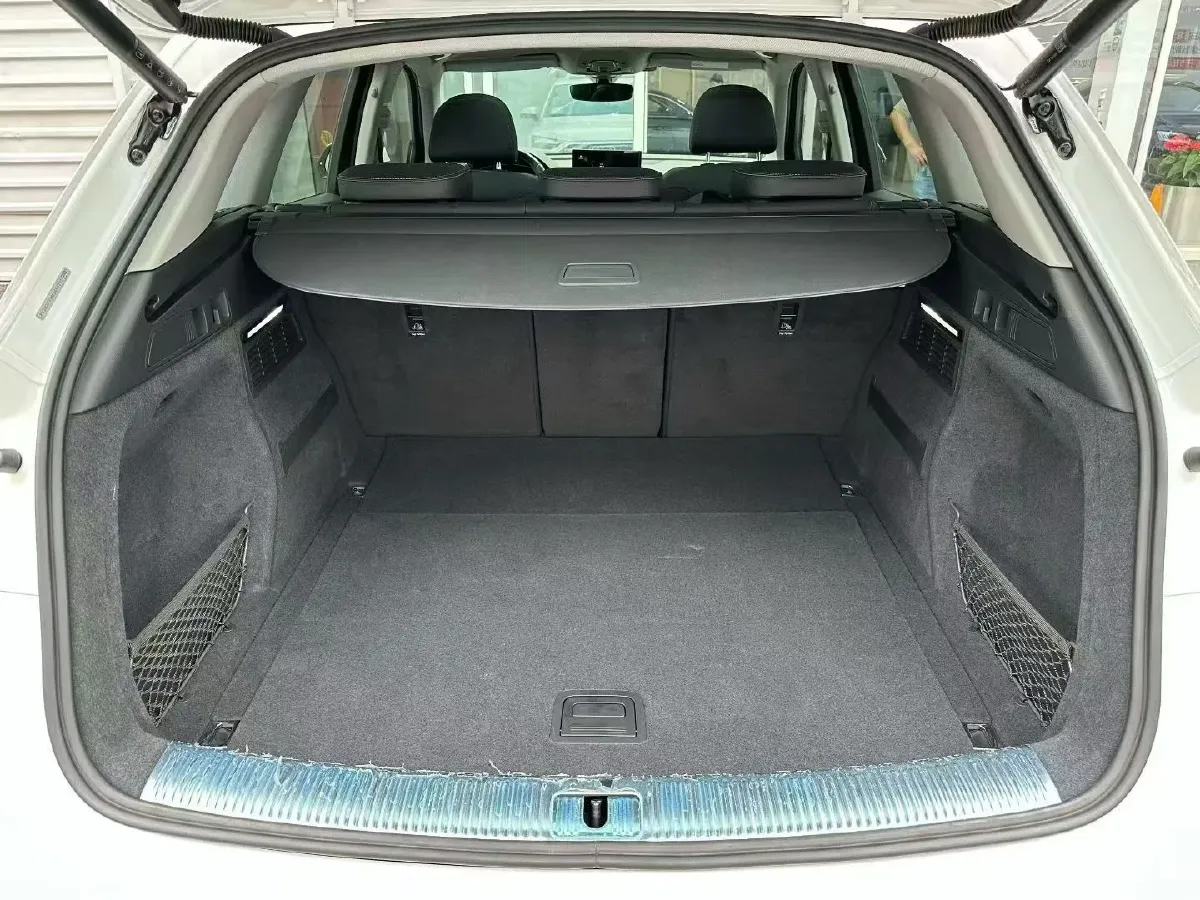 2023 Audi Q5L 2.0T 190HP L4 7DCT,autocango,china used car exporter,china ev exporter,chinese used car exporter,chinese used ev exporter