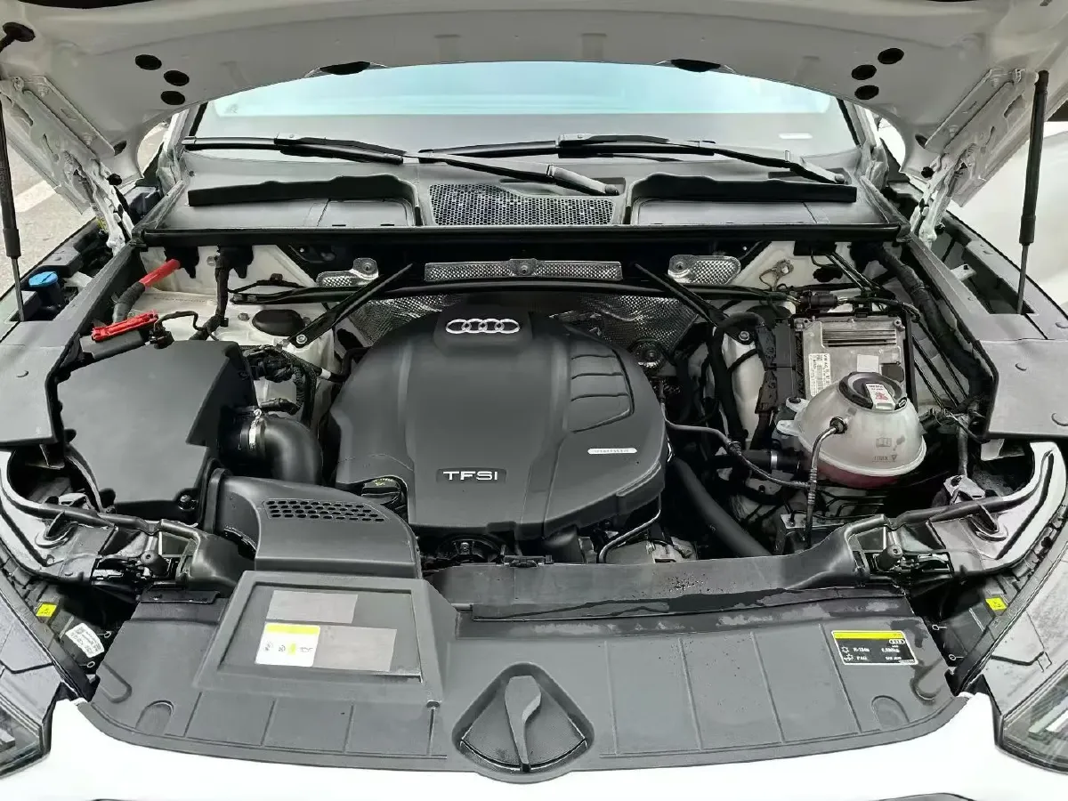 2023 Audi Q5L 2.0T 190HP L4 7DCT,autocango,china used car exporter,china ev exporter,chinese used car exporter,chinese used ev exporter