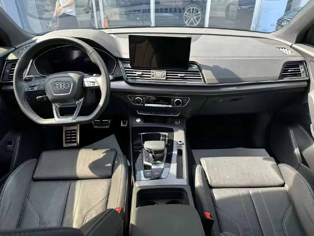 2023 Audi Q5L 2.0T 190HP L4 7DCT,autocango,china used car exporter,china ev exporter,chinese used car exporter,chinese used ev exporter