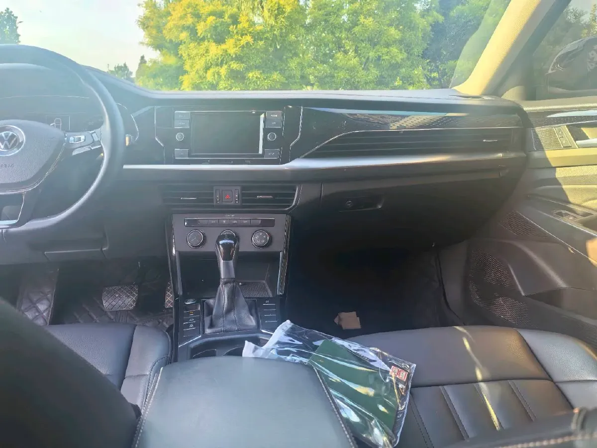2021 Volkswagen Passat 1.4T 150HP L4 7DCT,autocango,china used car exporter,china ev exporter,chinese used car exporter,chinese used ev exporter