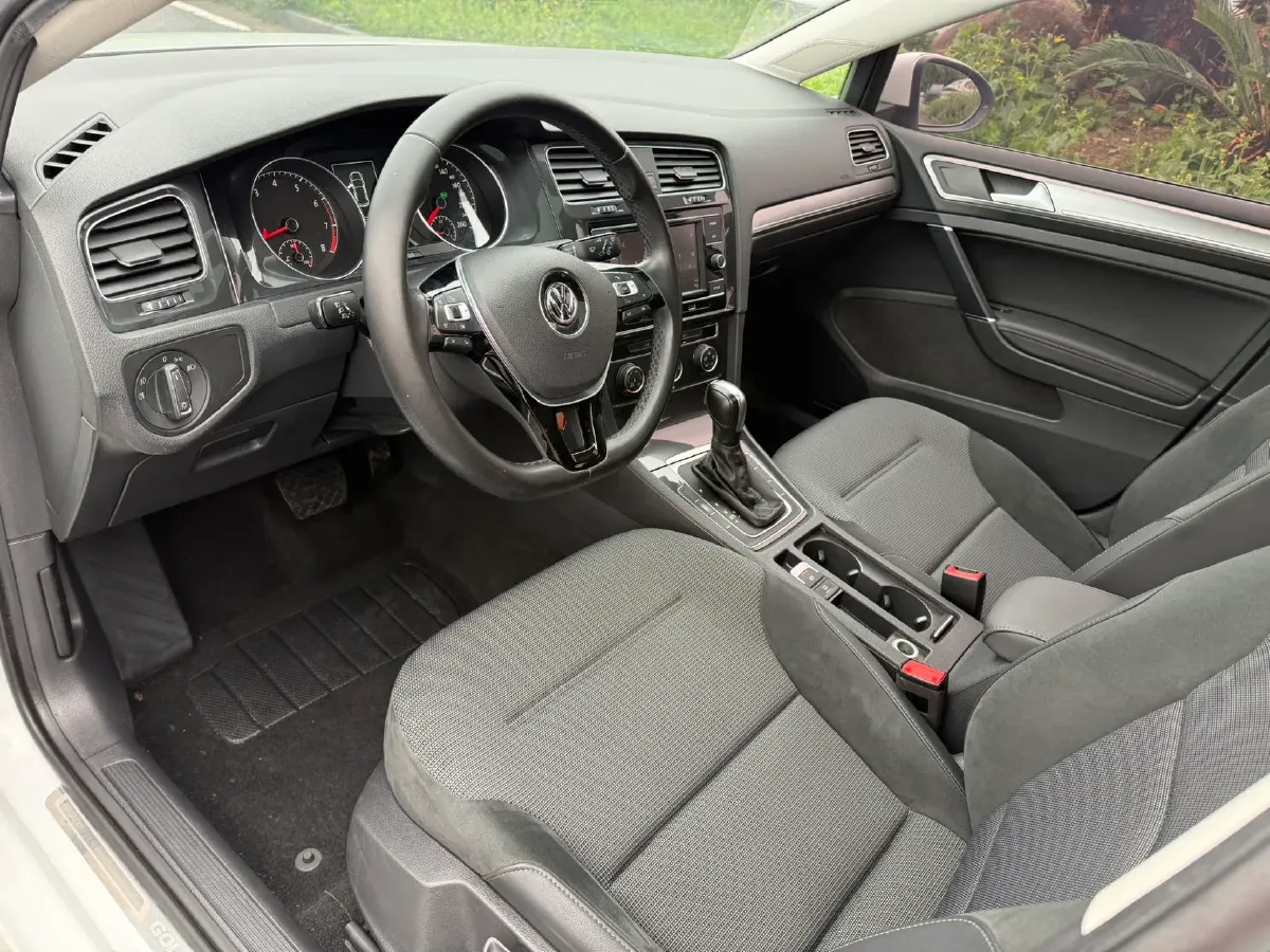 2018 Volkswagen Golf 1.4T 131HP L4 7DCT,autocango,china used car exporter,china ev exporter,chinese used car exporter,chinese used ev exporter