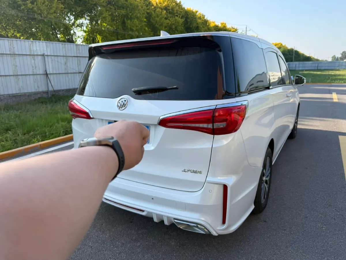 2018 Buick GL8 2.0T 260HP L4 6AT,autocango,china used car exporter,china ev exporter,chinese used car exporter,chinese used ev exporter