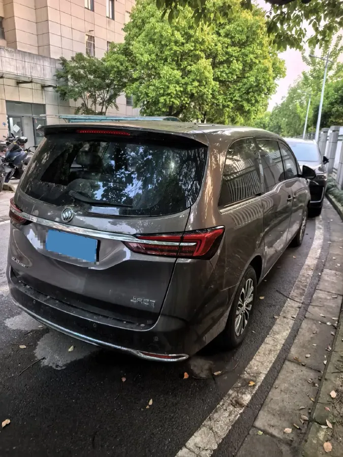 2022 Buick GL8 2.0T 237HP L4 9AT,autocango,china used car exporter,china ev exporter,chinese used car exporter,chinese used ev exporter