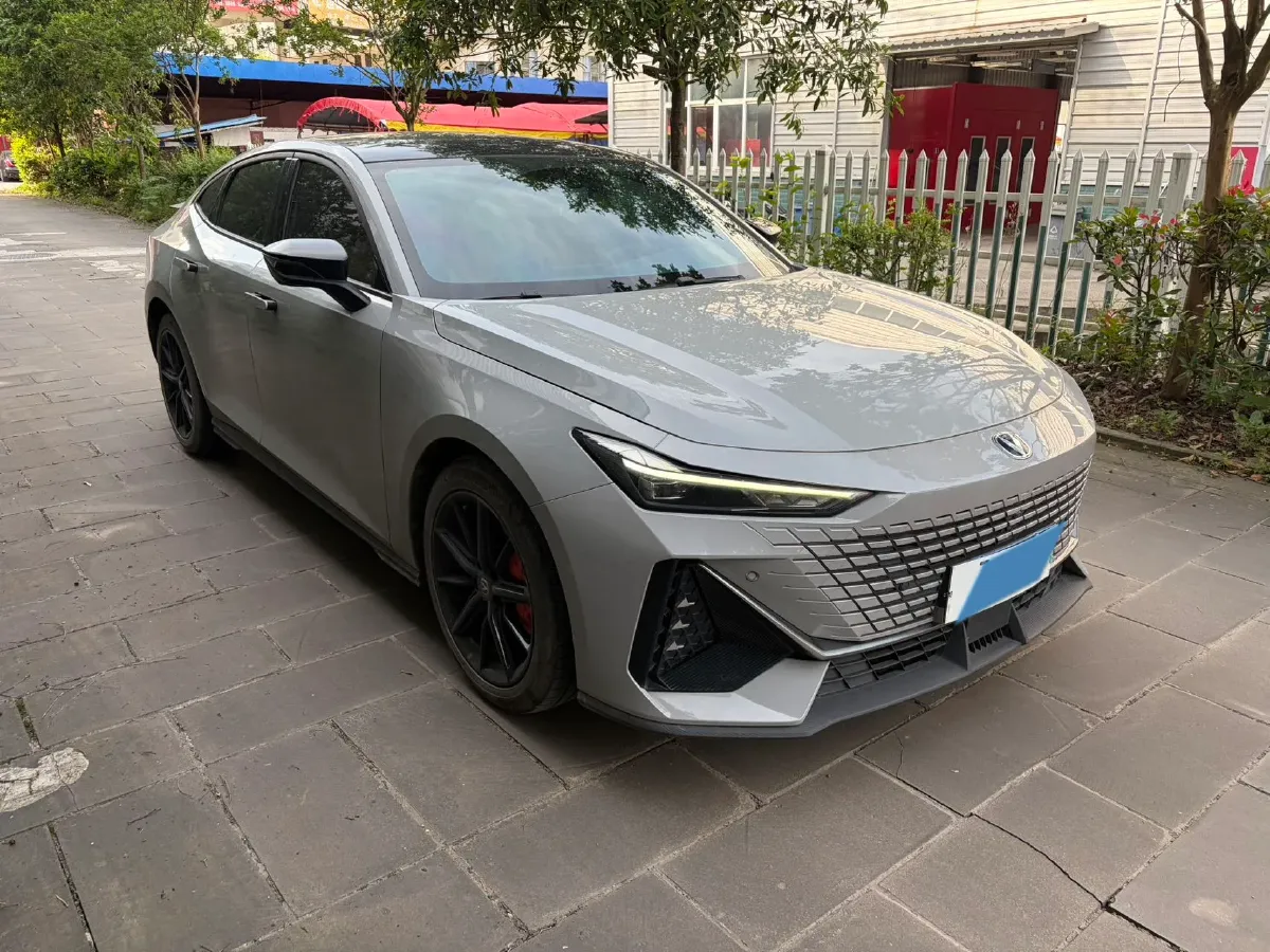 2022 ChangAn UNI-V 1.5T 188HP L4 7DCT,autocango,china used car exporter,china ev exporter,chinese used car exporter,chinese used ev exporter