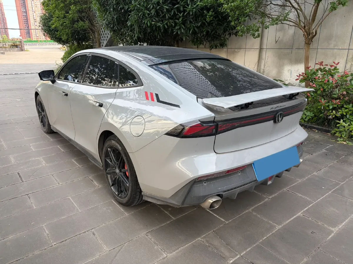2022 ChangAn UNI-V 1.5T 188HP L4 7DCT,autocango,china used car exporter,china ev exporter,chinese used car exporter,chinese used ev exporter