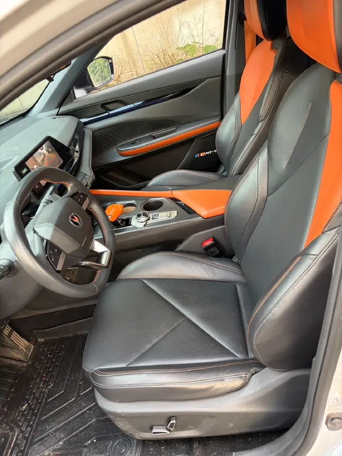 2022 ChangAn UNI-V 1.5T 188HP L4 7DCT,autocango,china used car exporter,china ev exporter,chinese used car exporter,chinese used ev exporter