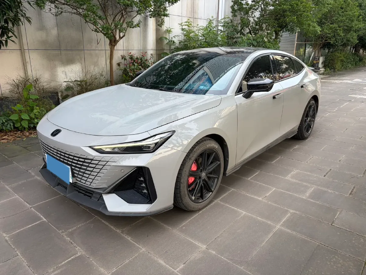 2022 ChangAn UNI-V 1.5T 188HP L4 7DCT,autocango,china used car exporter,china ev exporter,chinese used car exporter,chinese used ev exporter