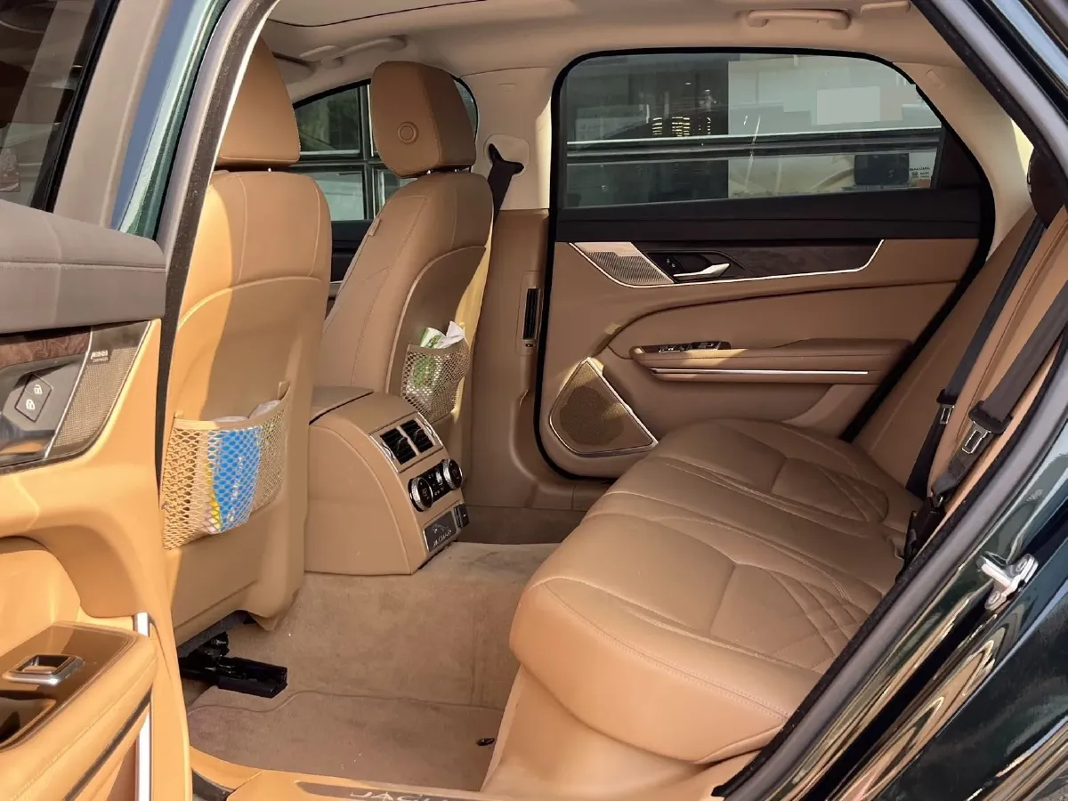 2023 Jaguar XFL 2.0T 250HP L4 8AT,autocango,china used car exporter,china ev exporter,chinese used car exporter,chinese used ev exporter