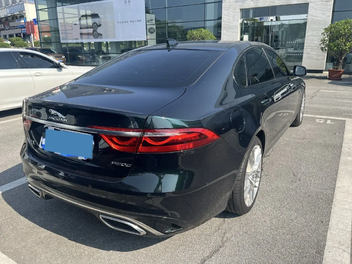 2023 Jaguar XFL 2.0T 250HP L4 8AT,autocango,china used car exporter,china ev exporter,chinese used car exporter,chinese used ev exporter