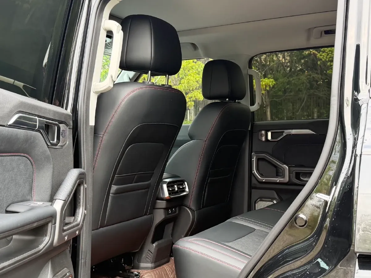 2025 Jetour Traveller 2.0T 254HP L4 7DCT,autocango,china used car exporter,china ev exporter,chinese used car exporter,chinese used ev exporter