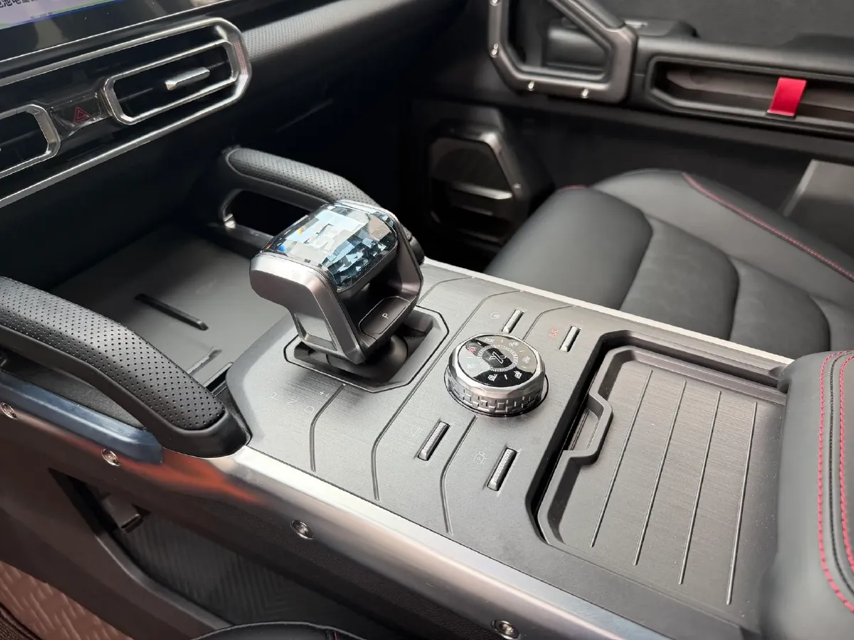 2025 Jetour Traveller 2.0T 254HP L4 7DCT,autocango,china used car exporter,china ev exporter,chinese used car exporter,chinese used ev exporter