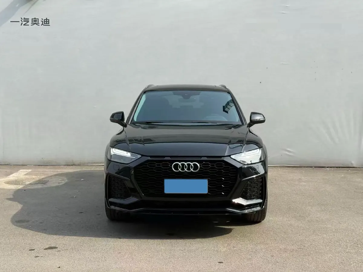 2022 Audi Q5L 2.0T 190HP L4 7DCT,autocango,china used car exporter,china ev exporter,chinese used car exporter,chinese used ev exporter