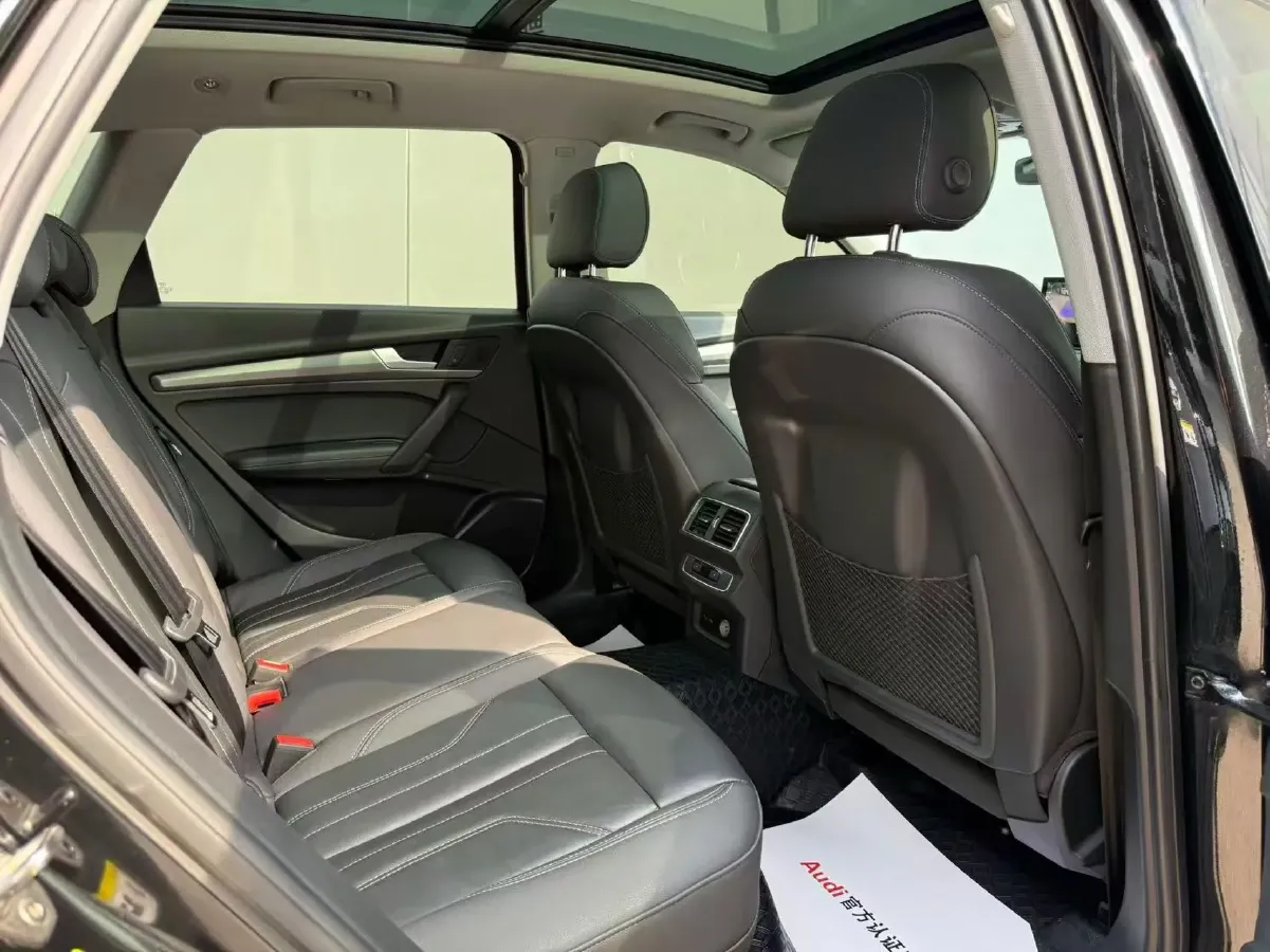 2022 Audi Q5L 2.0T 190HP L4 7DCT,autocango,china used car exporter,china ev exporter,chinese used car exporter,chinese used ev exporter