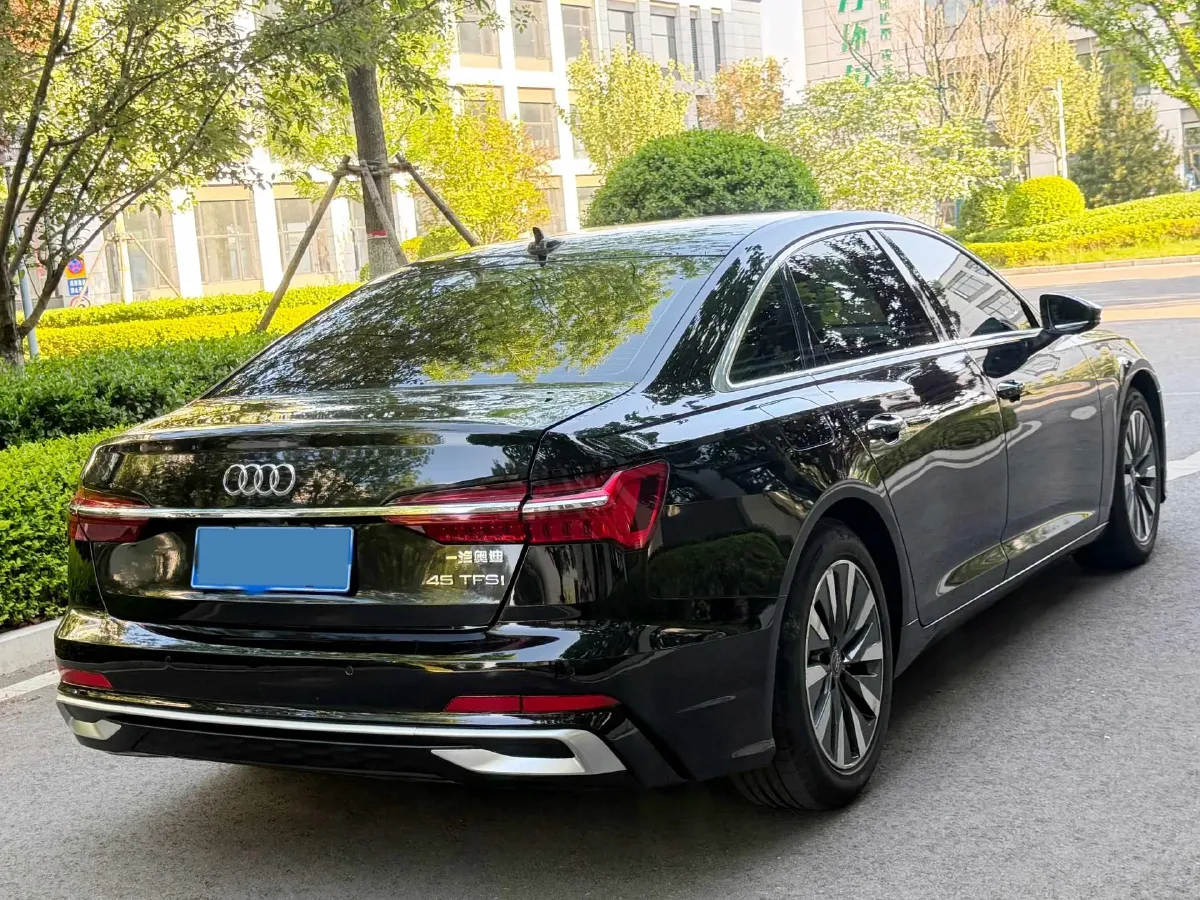 2019 Mercedes-Benz E Class 1.5T 184HP L4 9AT,autocango,china used car exporter,china ev exporter,chinese used car exporter,chinese used ev exporter