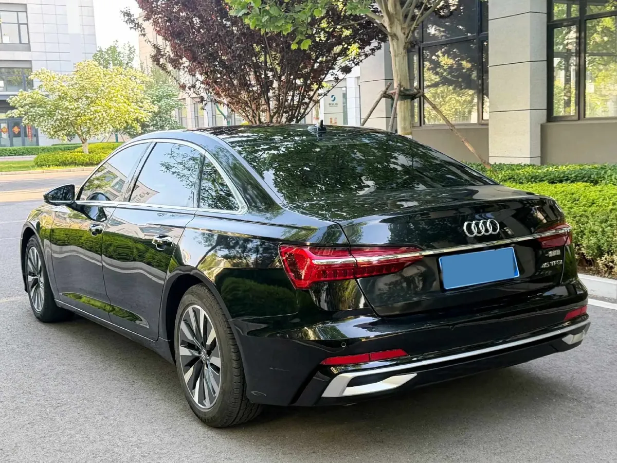 2019 Mercedes-Benz E Class 1.5T 184HP L4 9AT,autocango,china used car exporter,china ev exporter,chinese used car exporter,chinese used ev exporter