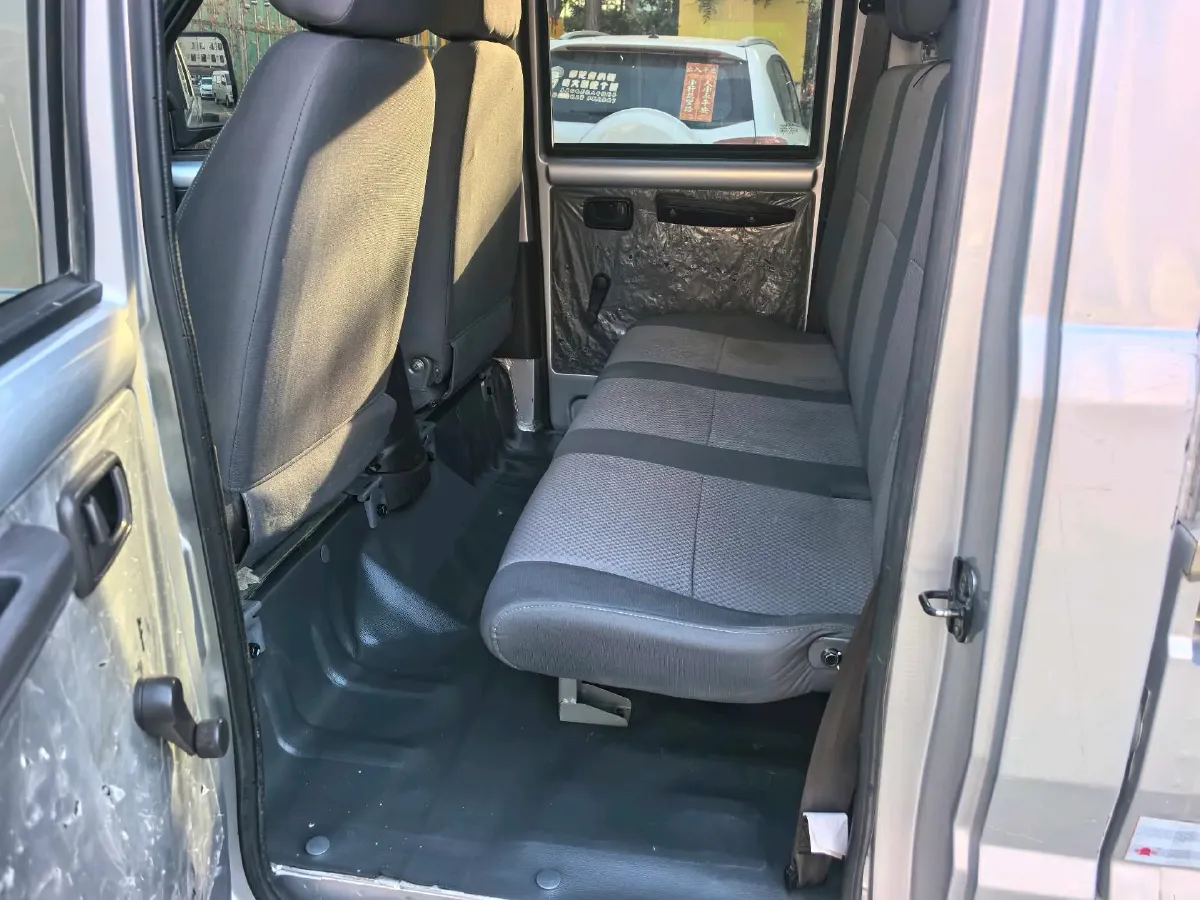 2022 WuLing RongGuang Mini Truck 1.5L 99HP L4 5MT,autocango,china used car exporter,china ev exporter,chinese used car exporter,chinese used ev exporter