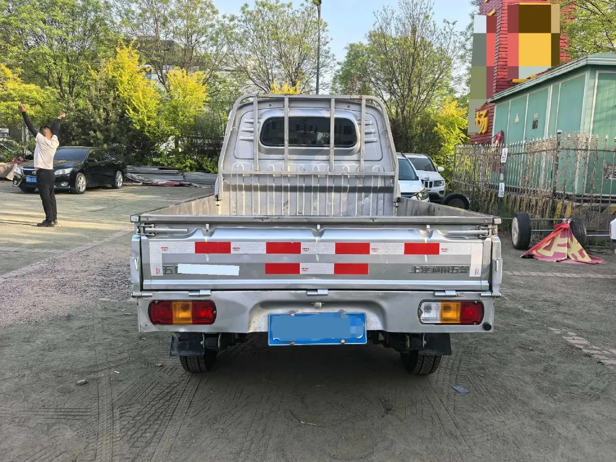 2022 WuLing RongGuang Mini Truck 1.5L 99HP L4 5MT,autocango,china used car exporter,china ev exporter,chinese used car exporter,chinese used ev exporter