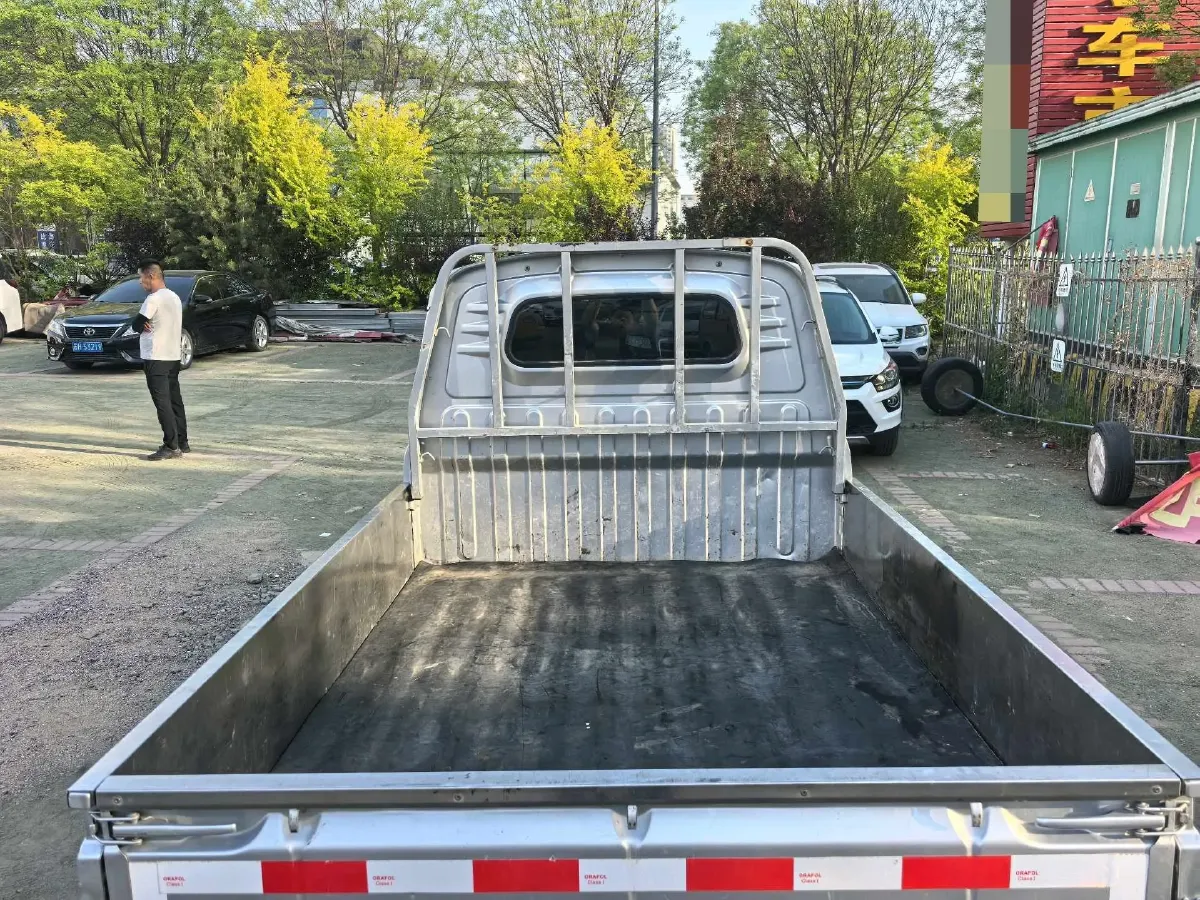 2022 WuLing RongGuang Mini Truck 1.5L 99HP L4 5MT,autocango,china used car exporter,china ev exporter,chinese used car exporter,chinese used ev exporter