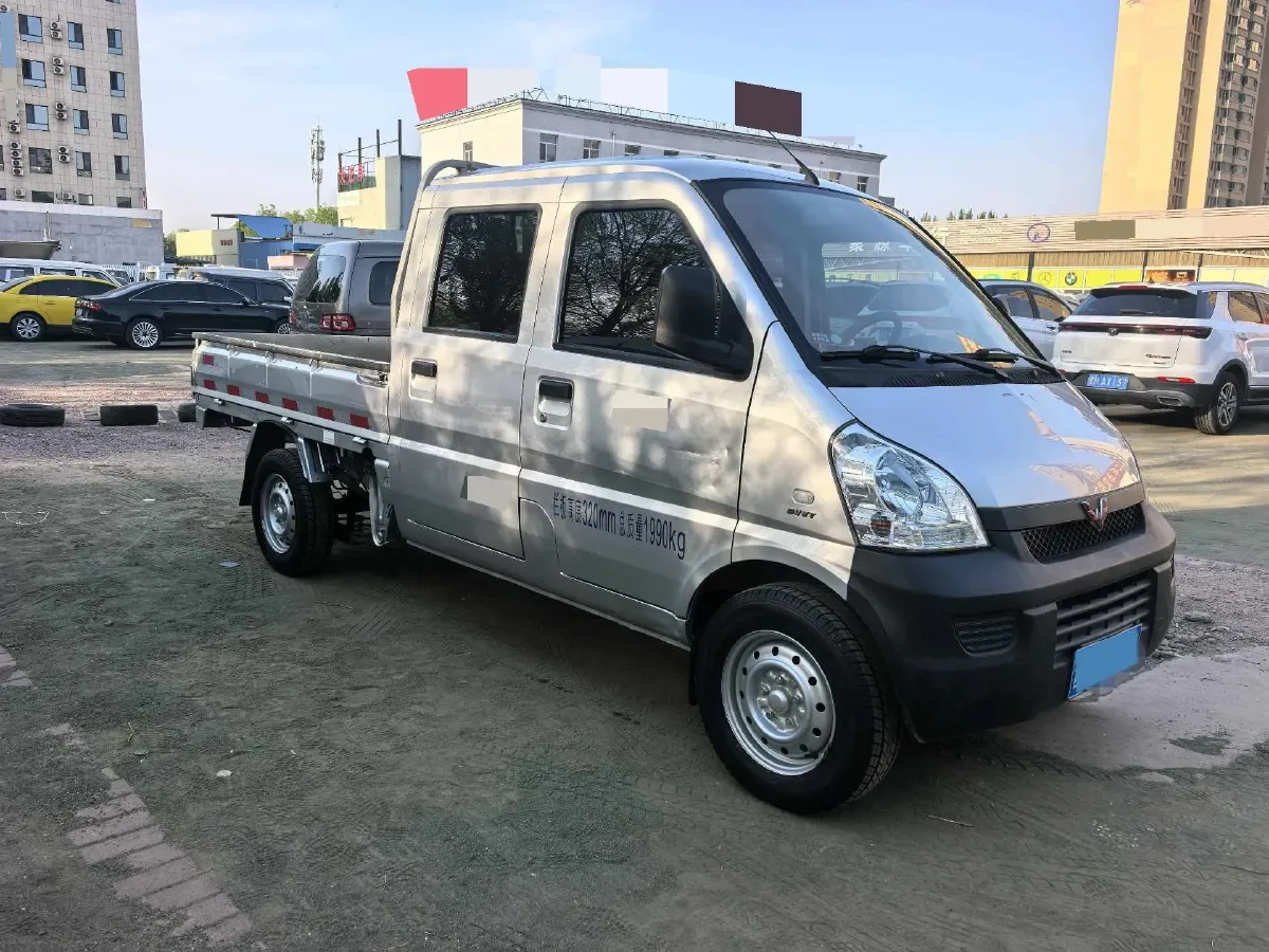 2022 WuLing RongGuang Mini Truck 1.5L 99HP L4 5MT,autocango,china used car exporter,china ev exporter,chinese used car exporter,chinese used ev exporter